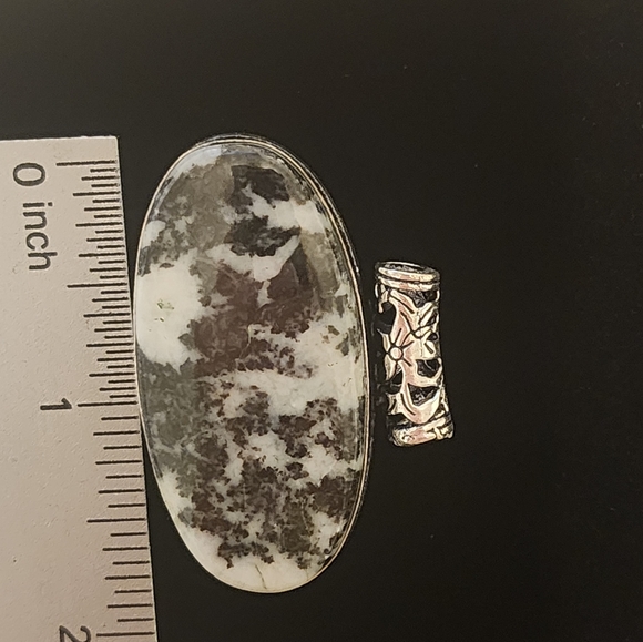 White Buffalo Pendant 💛 - Picture 3 of 4